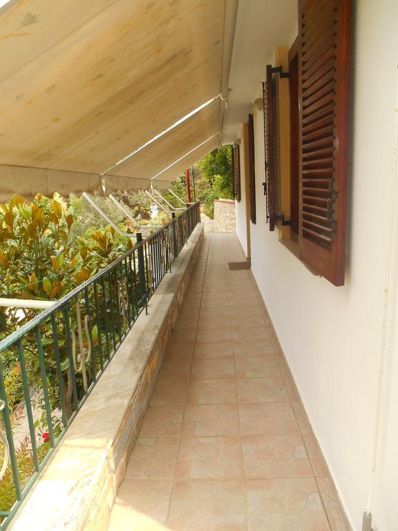 Violetta Studios & Apartments 米利纳 外观 照片